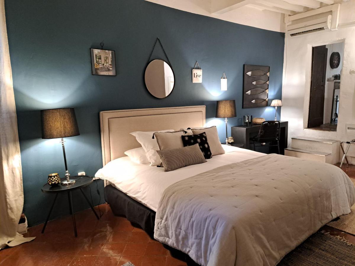 Hotel Le Patio De Sophie ซิสเตรง ภายนอก รูปภาพ