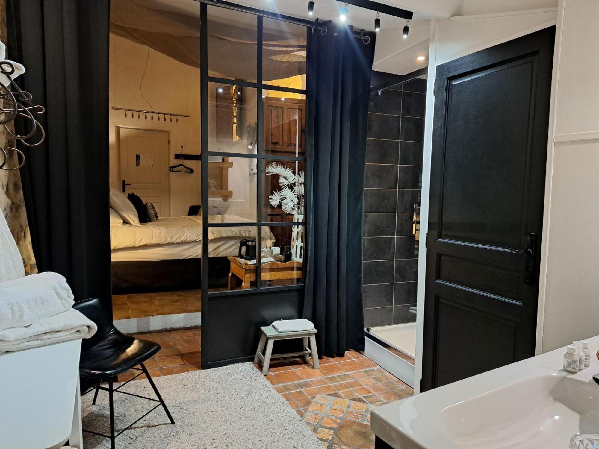 Hotel Le Patio De Sophie ซิสเตรง ห้อง รูปภาพ